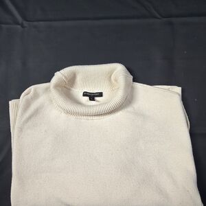 Banana Republic Women's Turtleneck Sweater in Cream